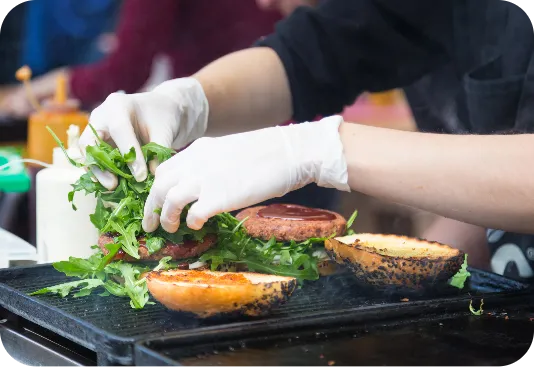 people_preparing_food1_access_training_first_aid_course_bendigo_white_card